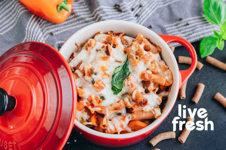 Vegetarische Maccheroni mit Käse überbacken