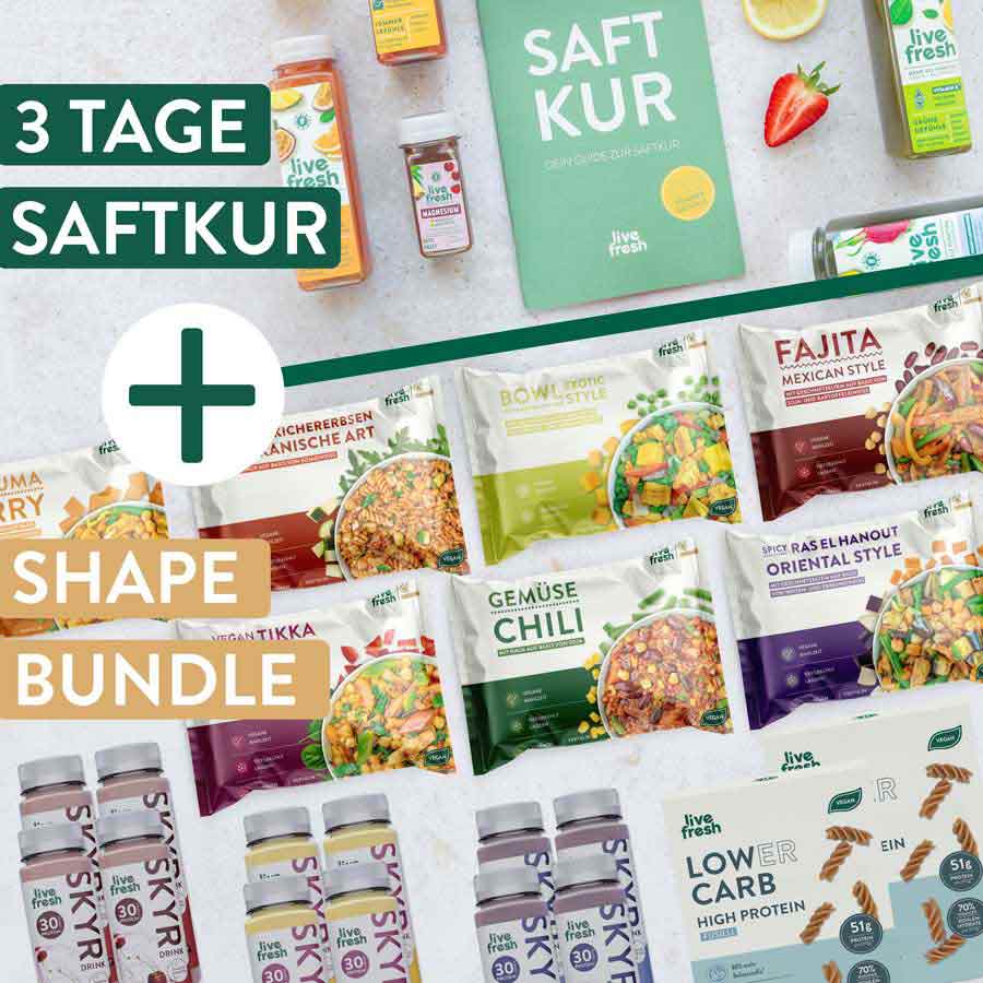 Das Bild zeigt ein Produktpaket von "Live Fresh". Oben links steht der Text „3 Tage Saftkur + Shape Bundle“. Das Paket enthält eine 3-Tages-Saftkur. Darunter sind verschiedene Fertiggerichte zu sehen, wie „Kichererbsen Marokkanische Art“, "Exotic Style", „Gemüse Chili“ und „Fajita Mexican Style“, zusammen mit „Skyr“-Getränken und „Lower Carb High Protein“-Nudeln. Die Produkte unterstützen eine gesunde Ernährung. 